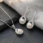 Elegant Pearl Necklace and Earrings Wedding Set