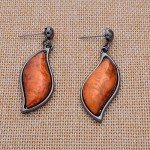 Vintage-Inspired Floral Crystal Necklace and Earring Set