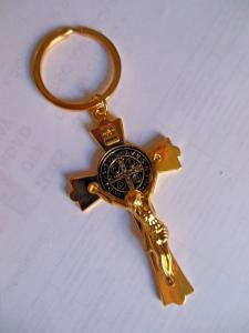 Jesus Christ Crucifix Keychain in Gold Tone