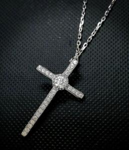 Sterling Silver Cross Pendant Necklace with Diamond