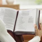 Prayer Bible: Experience God’s Word Daily (NIV)