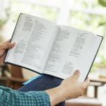 Prayer Bible: Experience God’s Word Daily (NIV)