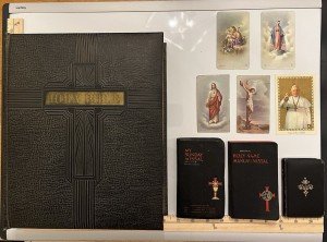 Vintage Family Holy Bible with Prayer Cards