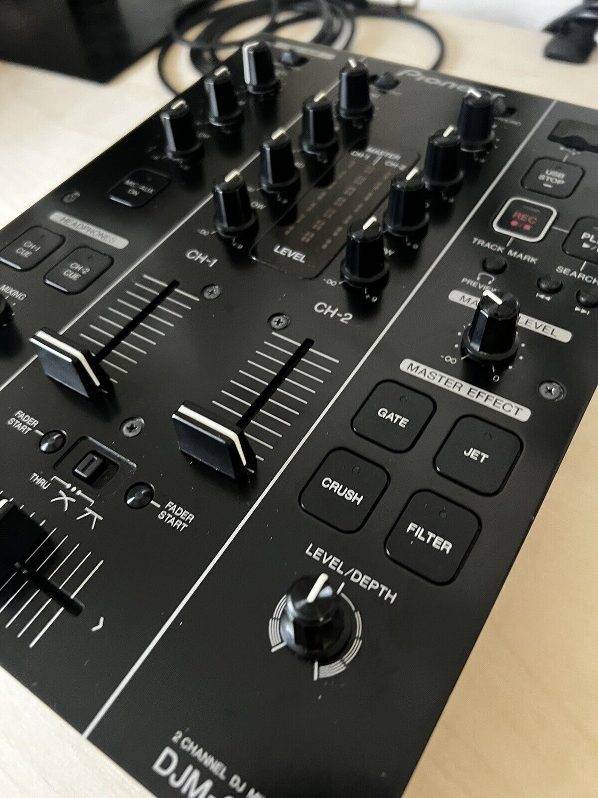 Pioneer DJM 350 2-Channel Mixer for DJs