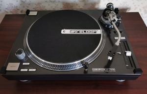Reloop RP-7000 MK2 Turntable System, Black