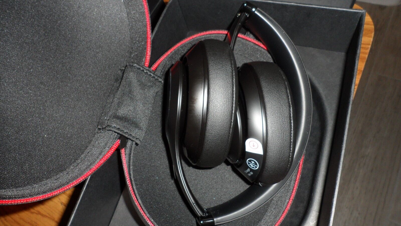 Beats Studio3 Wireless Headphones - Matte Black / OPEN