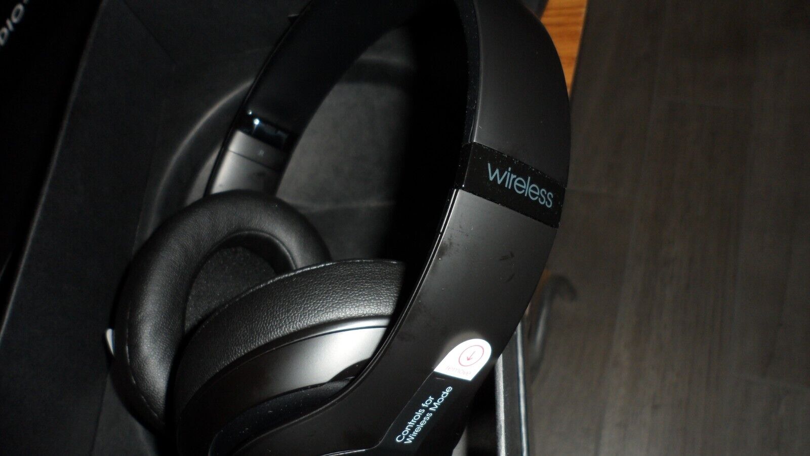 Beats Studio3 Wireless Headphones - Matte Black / OPEN