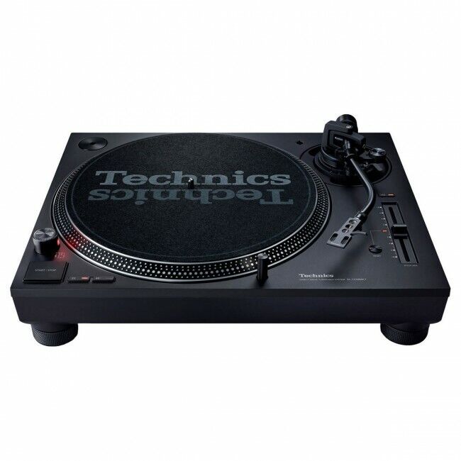 Technics SL 1210 MK7 Turntable with Lid