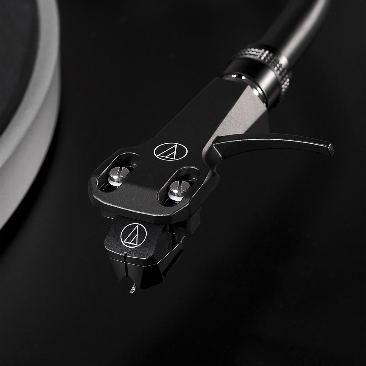 AudioTechnica Direct Drive Turntable (Black)