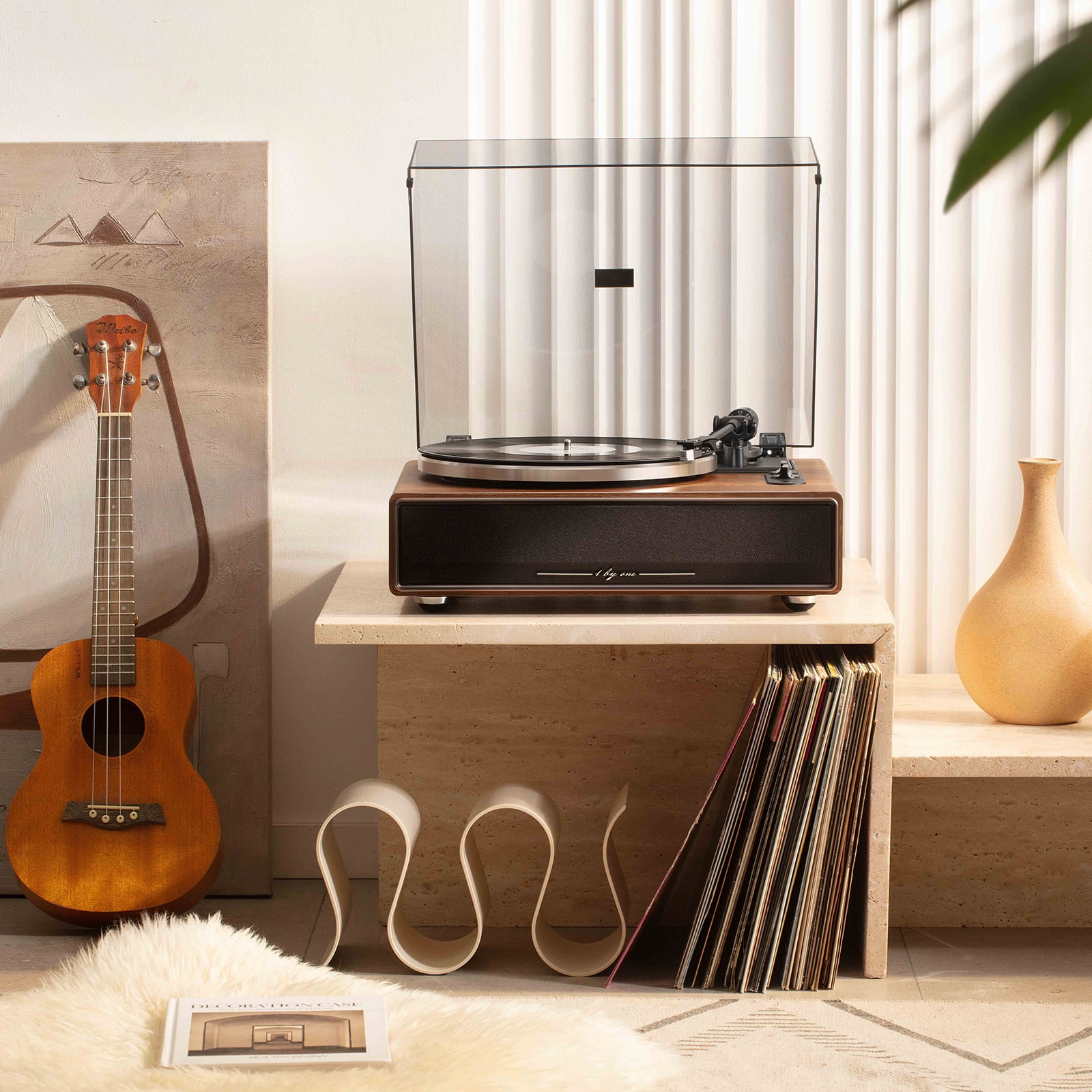 High Fidelity Belt Drive Turntable with Speakers