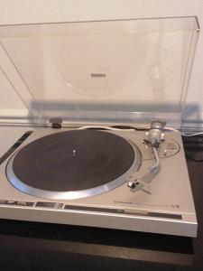 Pioneer PL-200 Turntable - Vintage Japan