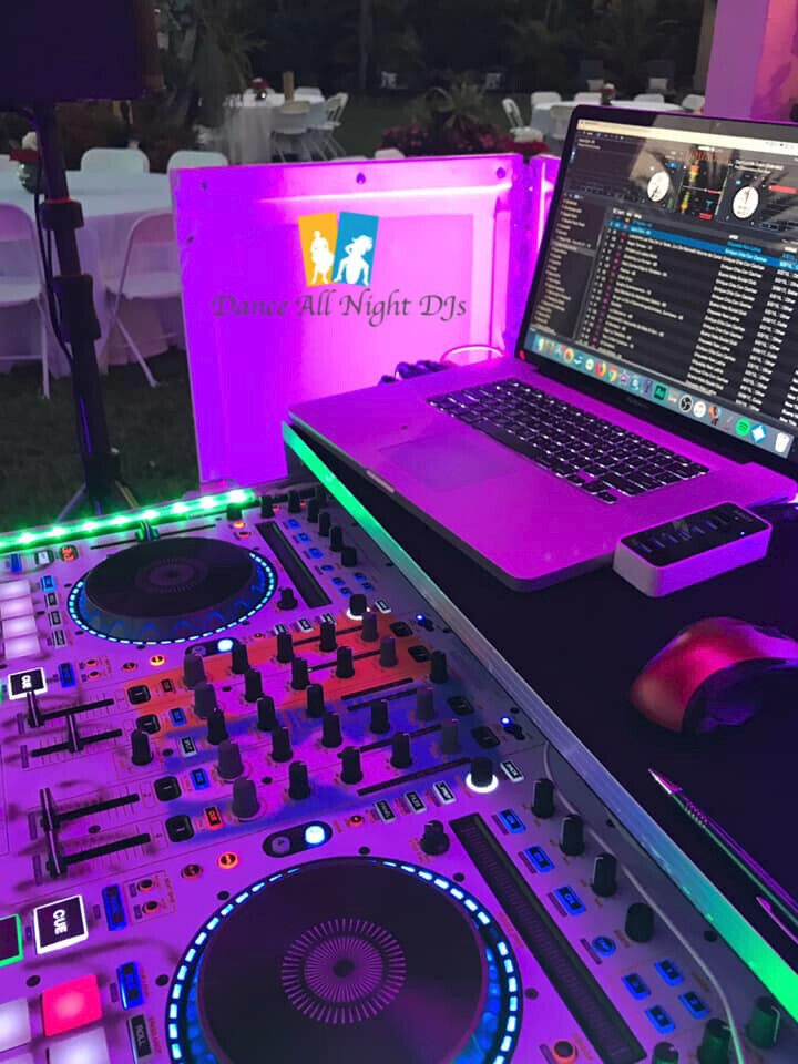 Denon MC7000 DJ Controller with Dual USB & Case