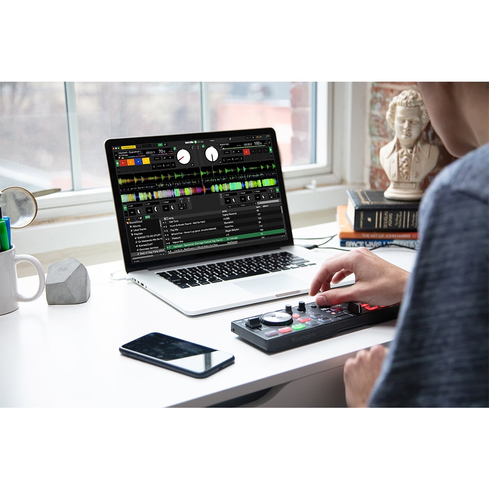 Numark DJ2GO2 Touch USB DJ Controller