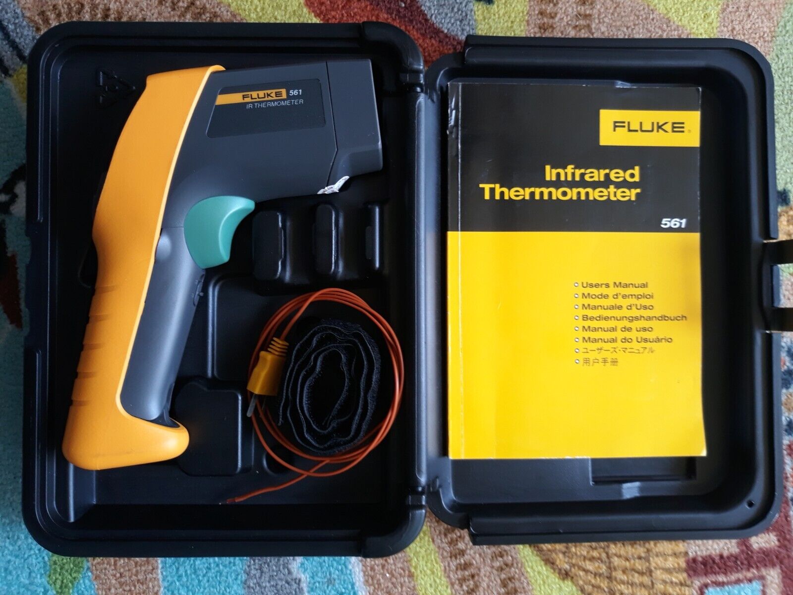 Fluke 561 Infrared and Contact Thermometer with Case 