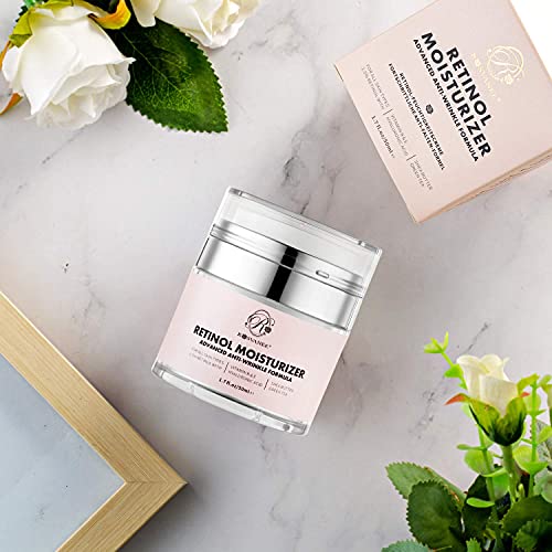 Retinol Moisturizer with Hyaluronic Acid and Vitamins