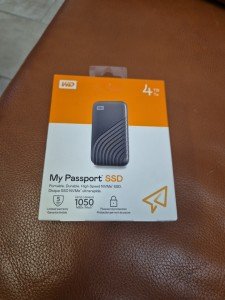 4TB Portable SSD with USB-C, 1050MB/s Speed