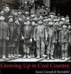 Growing Up in Coal Country - Paperback by Bartoletti
