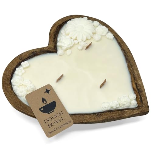 Heart-shaped floral-scented wooden candle for farmhouse décor