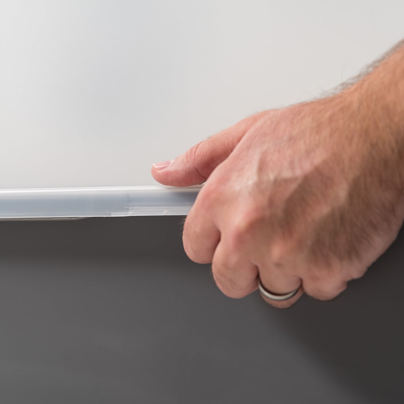 IRIS USA Gray Litter Box with Shield