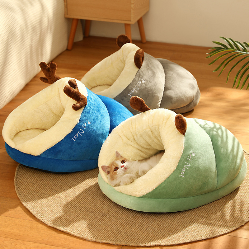Cozy Winter Cat Bed for Small/Medium cats