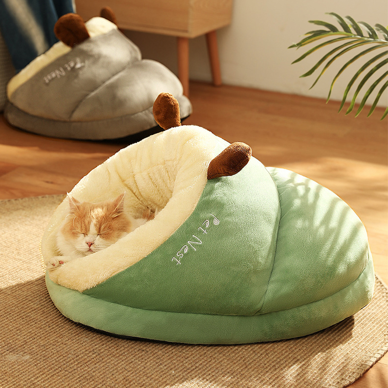 Cozy Winter Cat Bed for Small/Medium cats