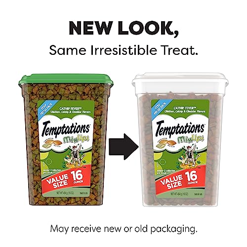 Catnip Crunch Treats in 16 oz. Tub