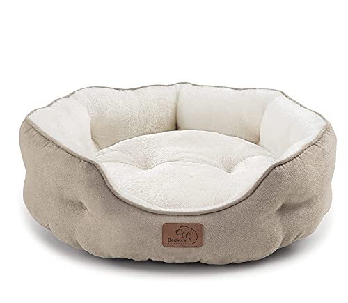 Small dog/cat bed with slip-resistant bottom
