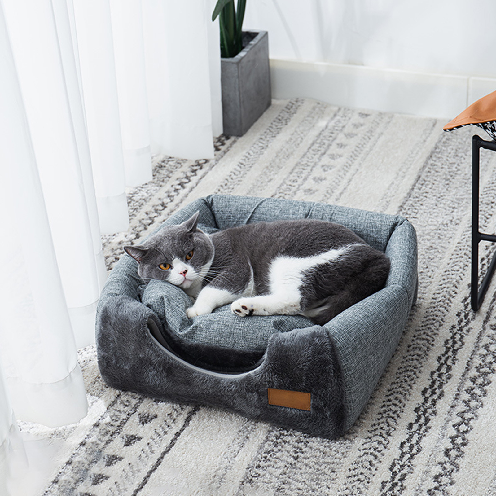 Cozy Triangle Cat Bed for Pets