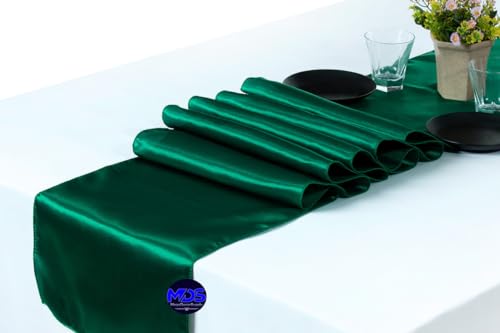 Pack of 30 Bright Silk Satin Table Runners - Emerald Green