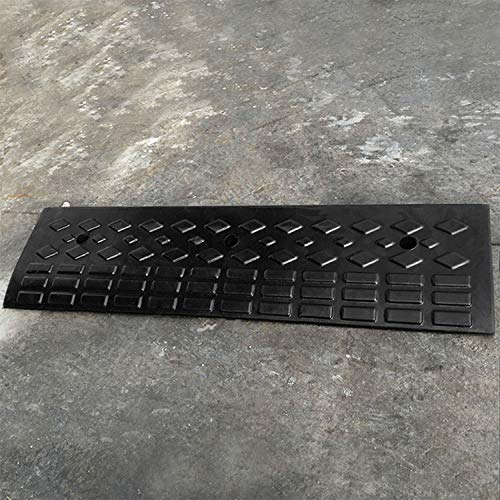 Heavy-Duty Rubber Curb Ramp - 4'' Rise, 10 Ton