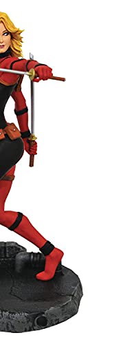 DIAMOND SELECT TOYS New York Comic Con 2020 Exclusive Marvel Gallery: Lady Deadpool Unmasked PVC Figure, Multicolor, 8 inches