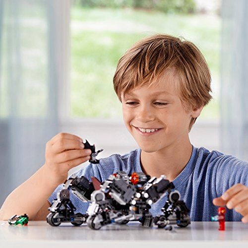 LEGO Super Heroes 76086 Knightcrawler Tunnel Attack (622 Piece)