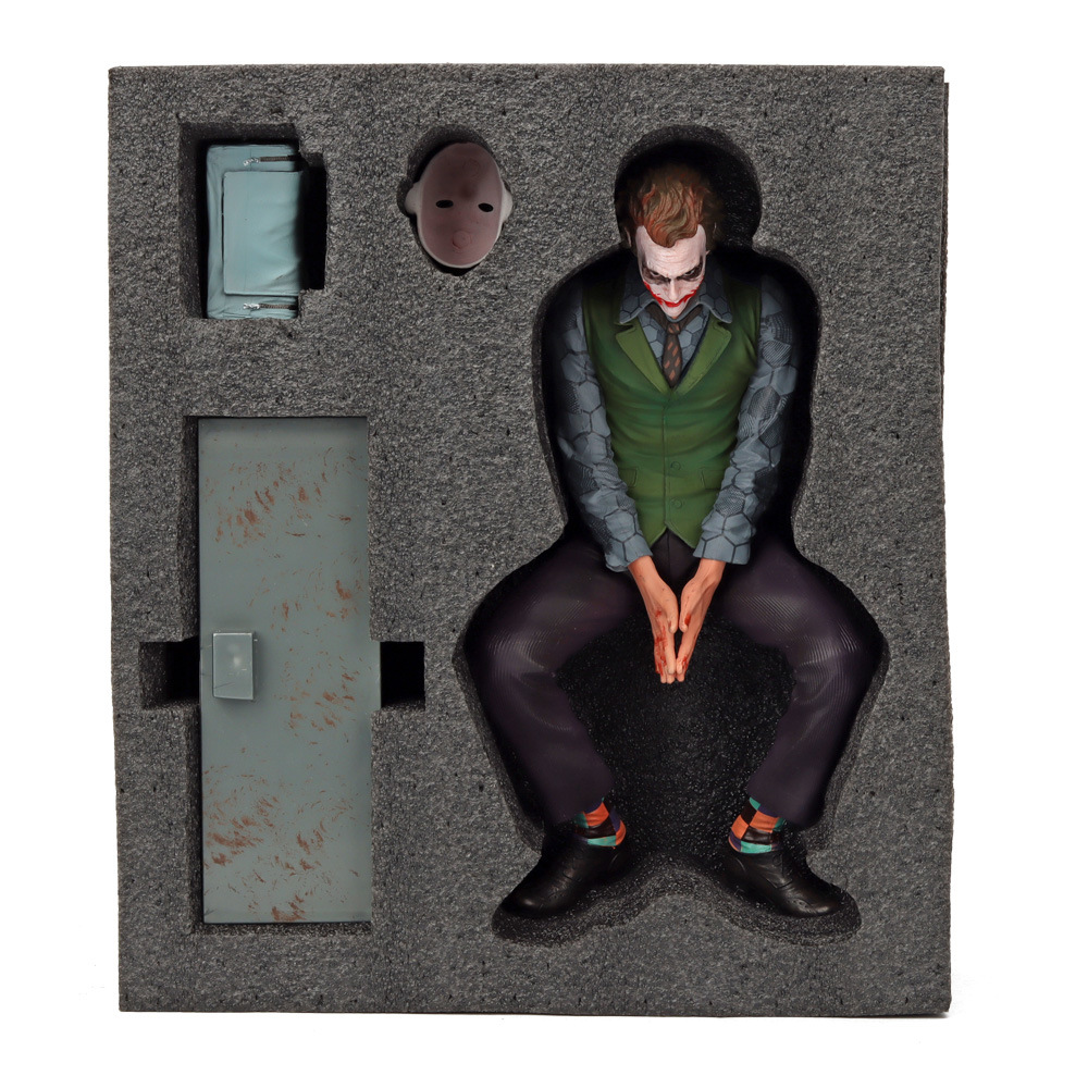 New Heath Ledger'S Suicide Squad Joker Sitting With A Hand Model Statue To Display An Anime Peripheral Birthday Gift