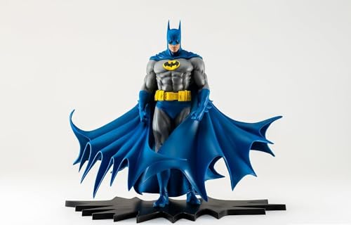 Batman Classic Version 1:8 Scale Statue Exclusive DC