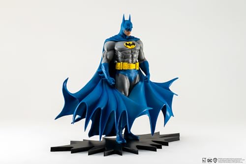 Batman Classic Version 1:8 Scale Statue Exclusive DC