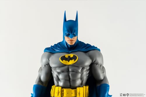 Batman Classic Version 1:8 Scale Statue Exclusive DC