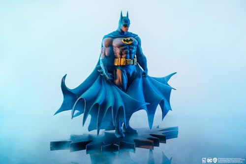 Batman Classic Version 1:8 Scale Statue Exclusive DC