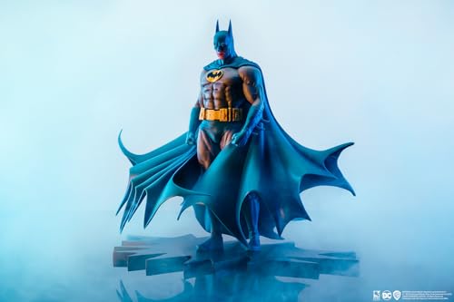 Batman Classic Version 1:8 Scale Statue Exclusive DC