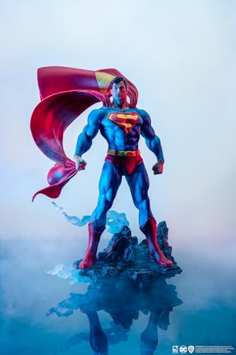 DC Heroes: Superman (Classic Version) Previews Exclusive 1:8 Scale Statue
