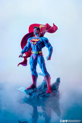 DC Heroes: Superman (Classic Version) Previews Exclusive 1:8 Scale Statue