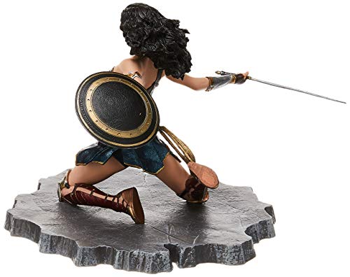 DIAMOND SELECT TOYS DC Gallery: Justice League Movie Wonder Woman PVC Vinyl Figure