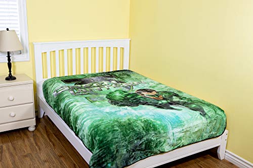 Plush Throw Blanket - Green Lantern - Twin Bed 60"x 80" - Faux Fur Blanket for Beds, Sofa, Couch, Picnic, Camping