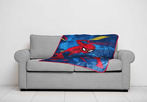 Jay franco Marvel Spiderman Off The Wall Throw Blanket - Measures 46 x 60 inches, Kids Bedding - Fade Resistant Super Soft Fleece (Official Marvel Product)