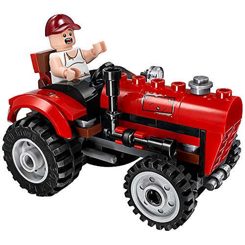 LEGO Super Heroes 76054 Batman: Scarecrow Harvest of Fear Building Kit (563 Piece)