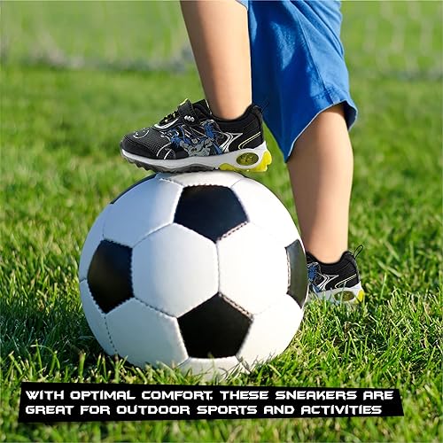 DC Comics Batman Boys Lighted Athletic Sneaker, Size 9, Toddler Black