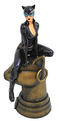 Catwoman PVC Diorama Figure, 9" - Diamond Select Marvel