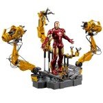Iron Man MK4 Suit-Up Gantry Action Figure
