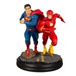 DC Battle Statues: Superman vs. The Flash