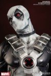 Sideshow Deadpool X-Force 1/4 Scale Figure