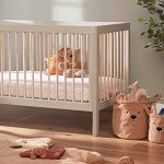Lukas Babybett: Weiches, platzsparendes skandinavisches Design